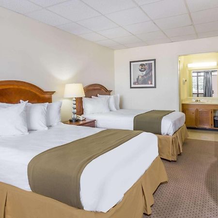 Days Inn By Wyndham בדפורד מראה חיצוני תמונה