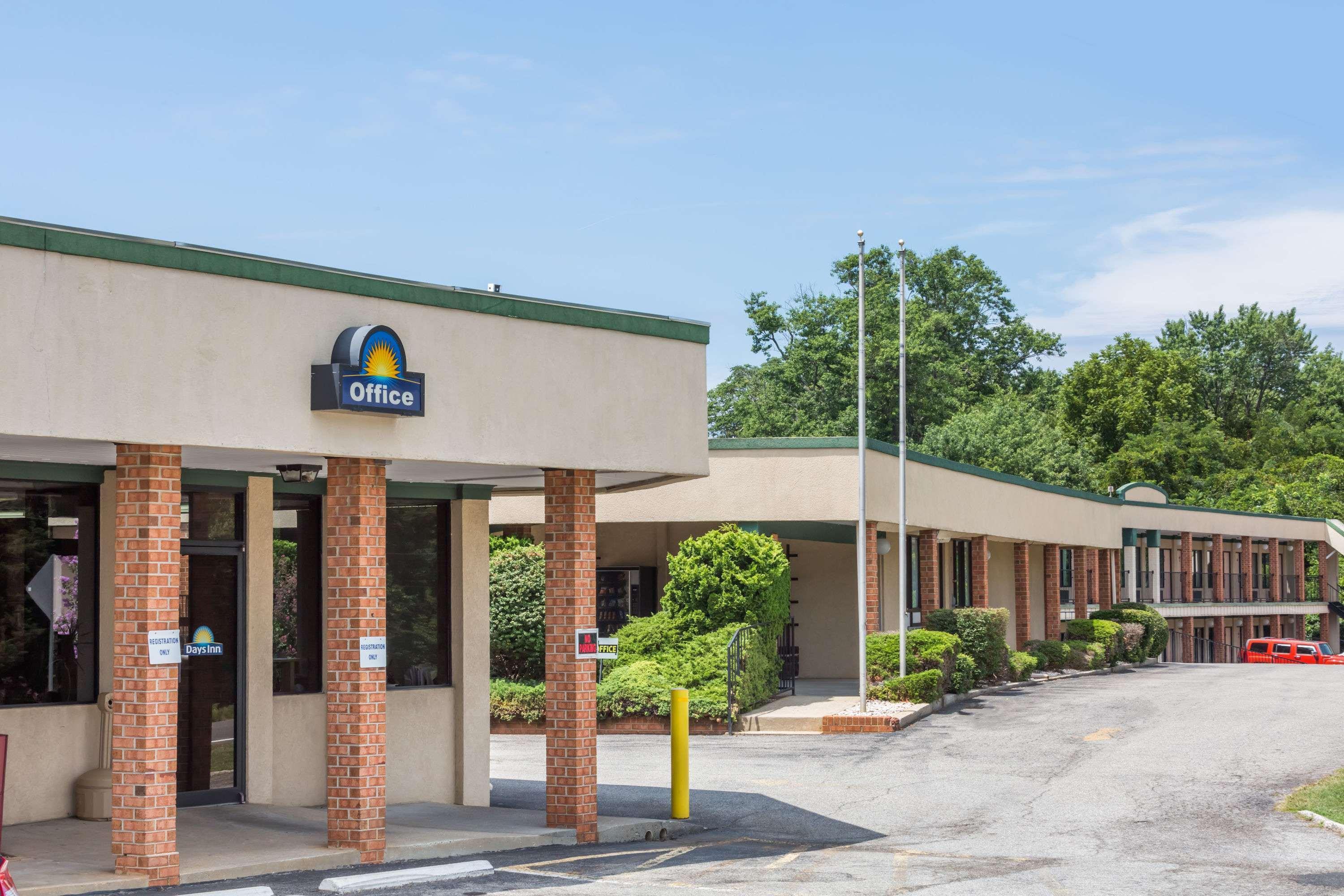 Days Inn By Wyndham בדפורד מראה חיצוני תמונה